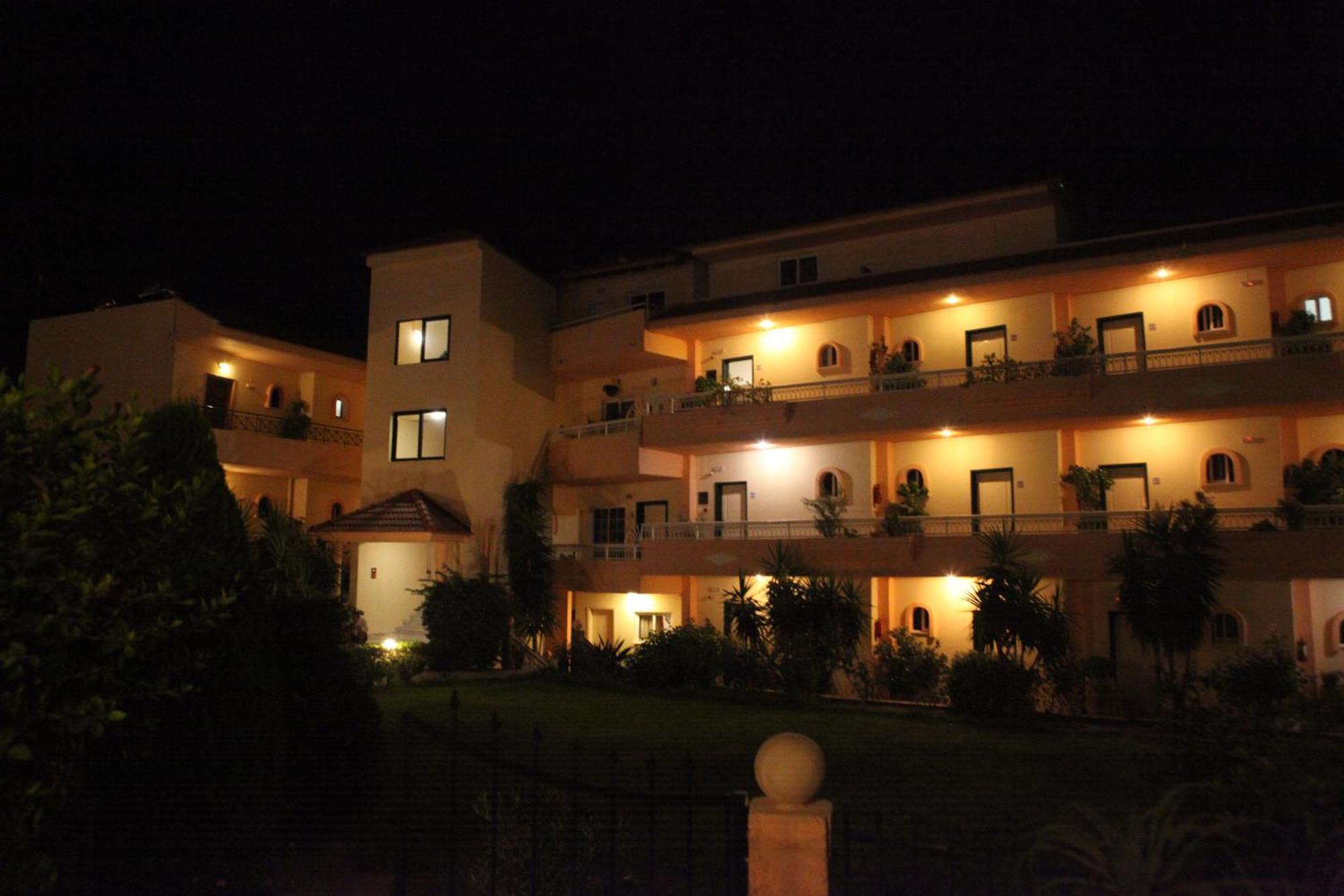Lyristis Dinos Studios & Apartments Faliráki Kültér fotó