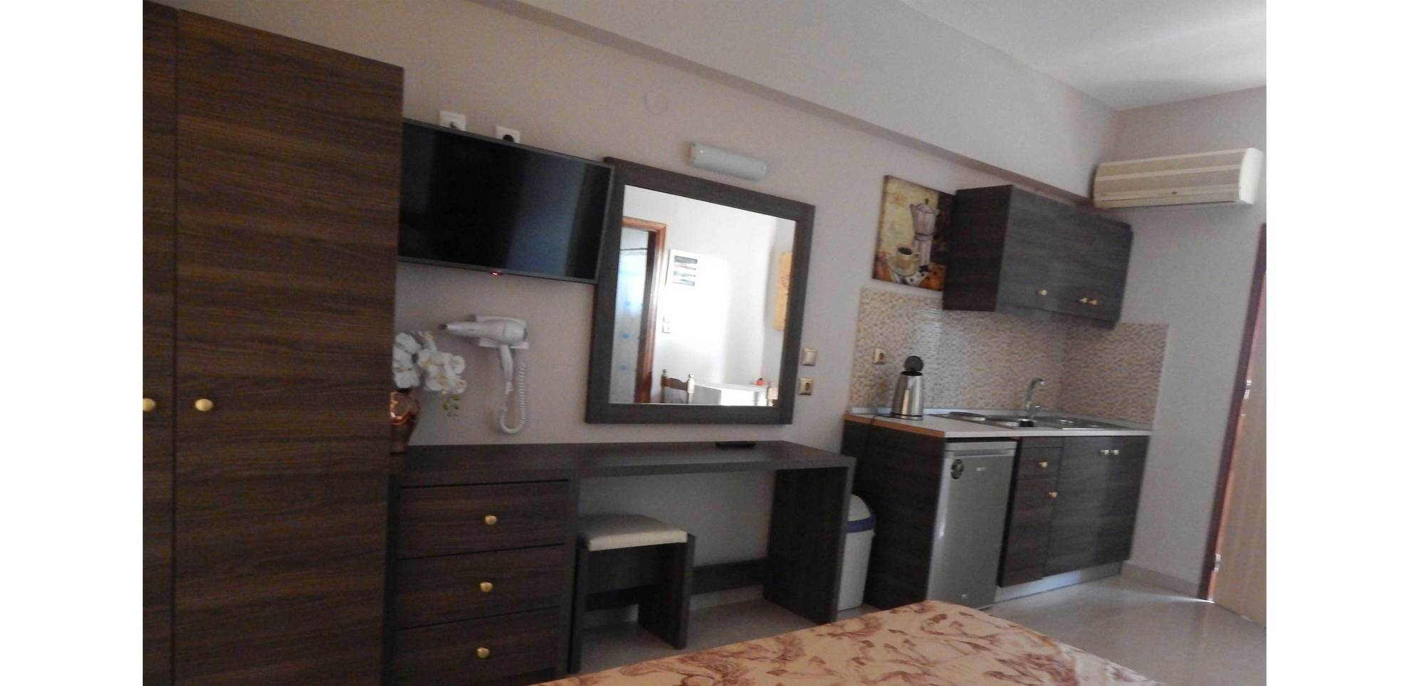 Lyristis Dinos Studios & Apartments Faliráki Kültér fotó